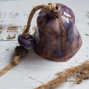 Fioletowy dzwonek ceramiczny