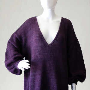 Fioletowy pulower wykonany z moheru i merino, gotowy do wysyłki