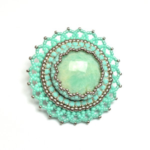 Fleur d'amazonite, broszka z amazonitem, beading, haft koralikowy