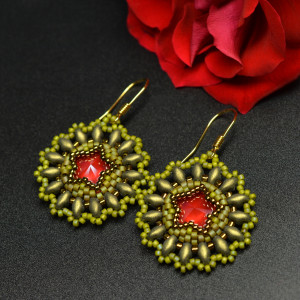 Foraoise, kolczyki z kryształami Swarovskiego, beading