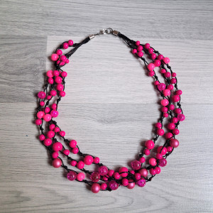 Fuksja-  Naszyjnik ze sznurka i szkła