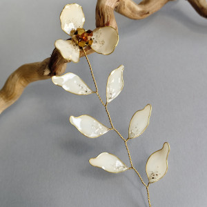 Gałązka do włosów „Mleczna Magnolia"