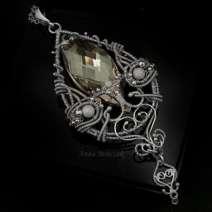 Golden beauty - naszyjnik, wisior wire-wrapping, Swarovski