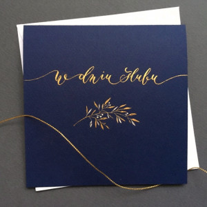 Granatowa ekstrawagancja możliwa personalizacja