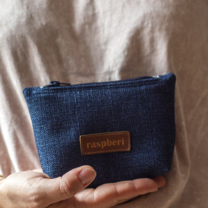 Granatowe etui na klucze I