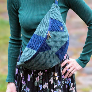 granatowo-zielona welurowa damska nerka XXL