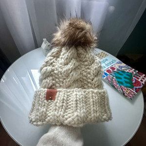 Gruba wełniana czapka w warkocze 100% Merino-Złamana biel
