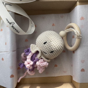 Grzechotka ośmiornica, meduza na szydełku, prezent dla dziecka