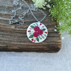 Haftowany medalion kwiatowy - róż