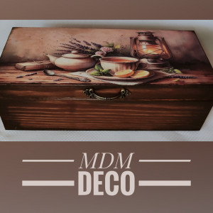 Herbaciarka, pudełko na herbatę, lampa naftowa