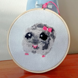 I am just a girl, haft na tamborku, gotowy do zawieszenia