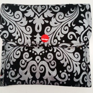 Intymne etui na tampony, podpaski -delikatnie srebrzone