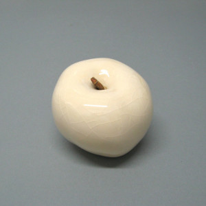Jabłko dekoracyjne ecru.