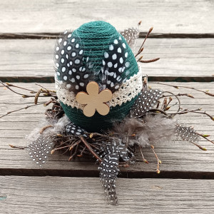 Jajko ze sznurka, stroik butelkowa zieleń