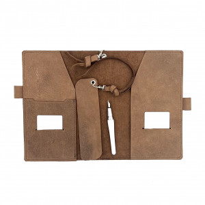 Jasno-brązowa okładka ,notes skórzany formatu A 5.