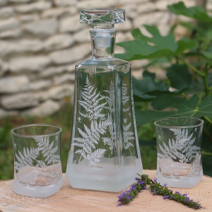 Karafka + 2 szklanki z paprociami