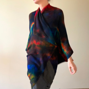 Kardigan "kokon" z wełny merino ciemne z kolorowym