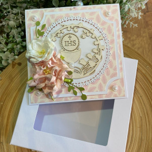 Kartka na komunię świętą w pudełku 1