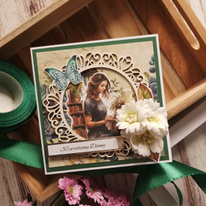 Kartka personalizowana, urodzinowa, zielona dziewczyna, kwiaty