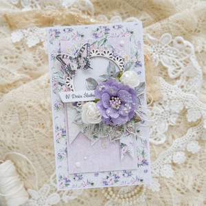 Kartka w  fioletach w pudełku na ślub