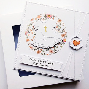 Kartka z szatką na Chrzest minimalistyczna