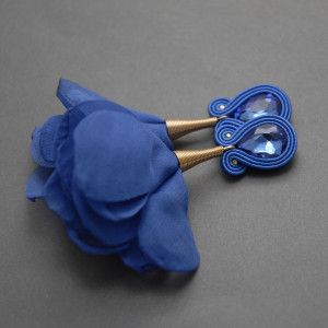 kobaltowe kolczyki / klipsy sutasz z kwiatkiem