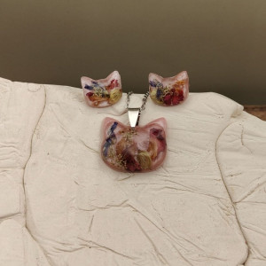 Koci Urok – komplet biżuterii z żywicy z zatopionymi kwiatami