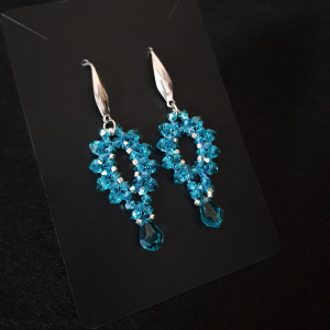 Kolczyki „Blue Zircon Glow” - Długie, Wiszące Kolczyki z Kryształków