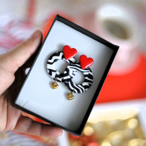 Kolczyki faLOV🩷anie z czerwonym serduszkiem