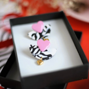 Kolczyki faLOV🩷anie z różowym serduszkiem