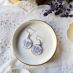 Kolczyki haftowane z lawendą jasne okrągłe 2