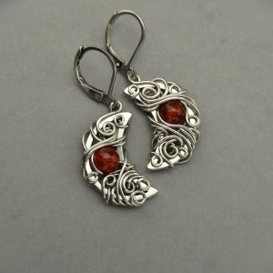 Kolczyki księżyce czerwony karneol wire wrapping