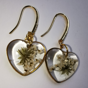Kolczyki serca białe kwiatki dzika marchew handmade