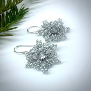Kolczyki śnieżynki koronka frywolitka 095