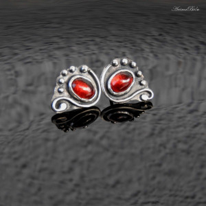 Kolczyki srebrne wkrętki z granatem