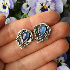 Kolczyki srebrne wkrętki z niebieskim kyanitem