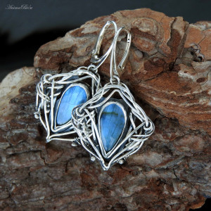 Kolczyki srebrne z niebieskim labradorytem wire wrapping