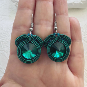 Kolczyki sutasz butelkowa zieleń