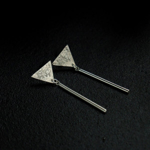 Kolczyki trójkąty z patyczkami ze srebra 925
