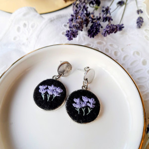 Kolczyki z haftem lawendy ciemne