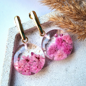 Kolczyki z kwiatami różowej gipsówki okrągłe