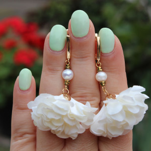 kolczyki z perłami - kwiat hortensji