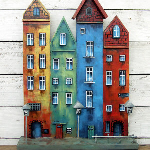 Kolorowe kamienice - dekoracja ze starych desek, ręcznie malowana