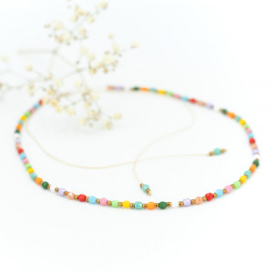 Kolorowy choker z koralików szklanych, regulowany naszyjnik.