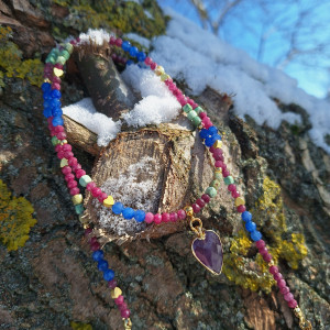 KOLORY MIŁOŚCI - naszyjnik z rubinów, ametystu (serce) i turkusów