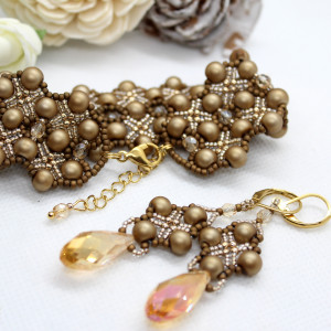 Komplet biżuterii szyty ręcznie z perełek