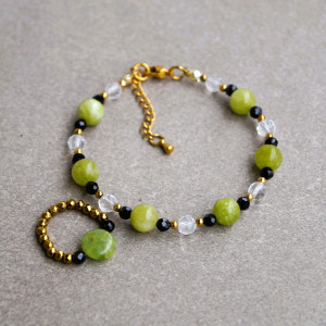 Komplet biżuterii z naturalnych kamieni – bransoletka i pierścionek