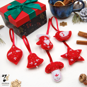 Komplet bombek wyszywanych z filcu czerwonych