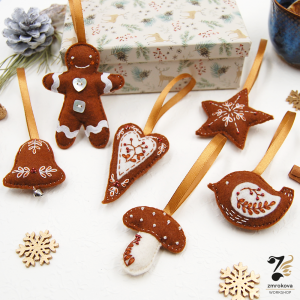 Komplet dekoracji świątecznych z filcu - pierniczki