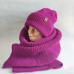 Komplet fuksja, duża czapka + ogromny szal.